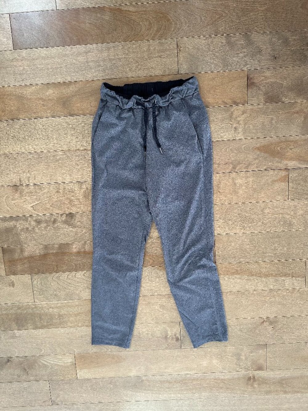 Lululemon On the Fly Pant *27" in Heathered Black